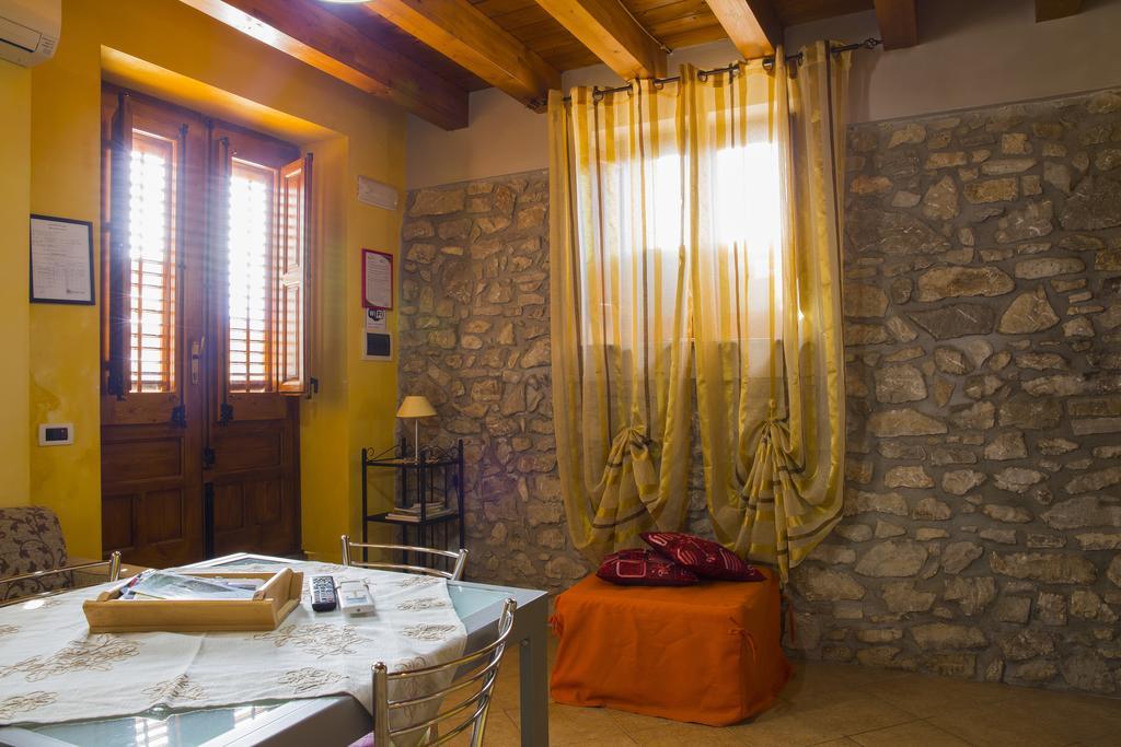 Casa Vacanze Caccamo Santa Lucia Exterior foto